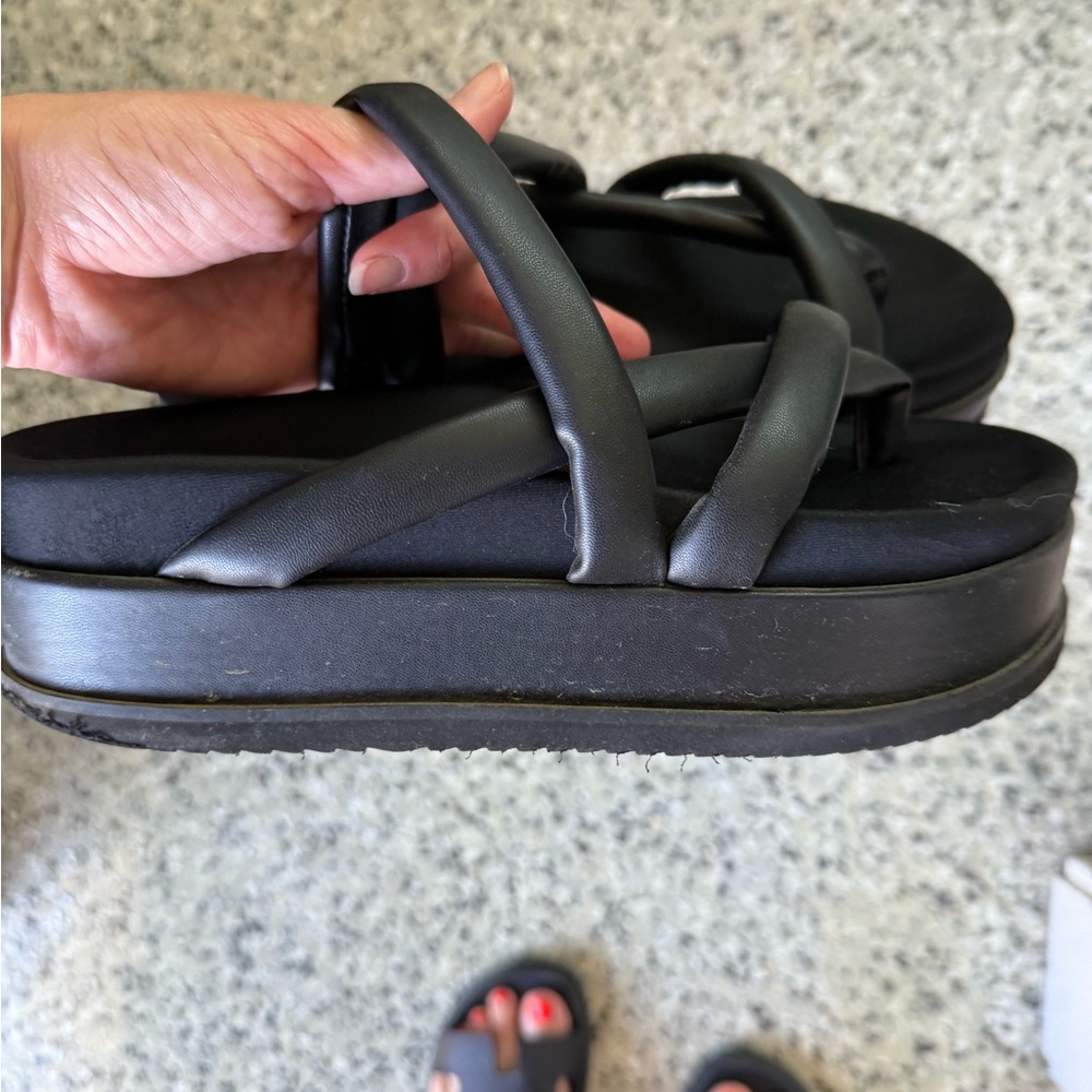 ROAM Black Women's Sandals